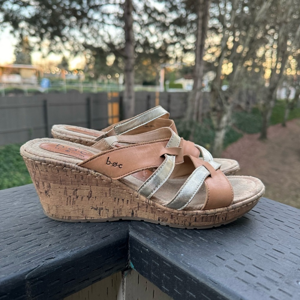 Born Women’s Leather Cross Strap Wedge Heel Sandals Size 8